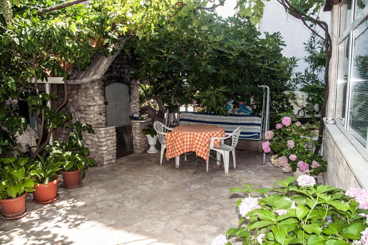 Apartment Roza Trogir Exteriör bild